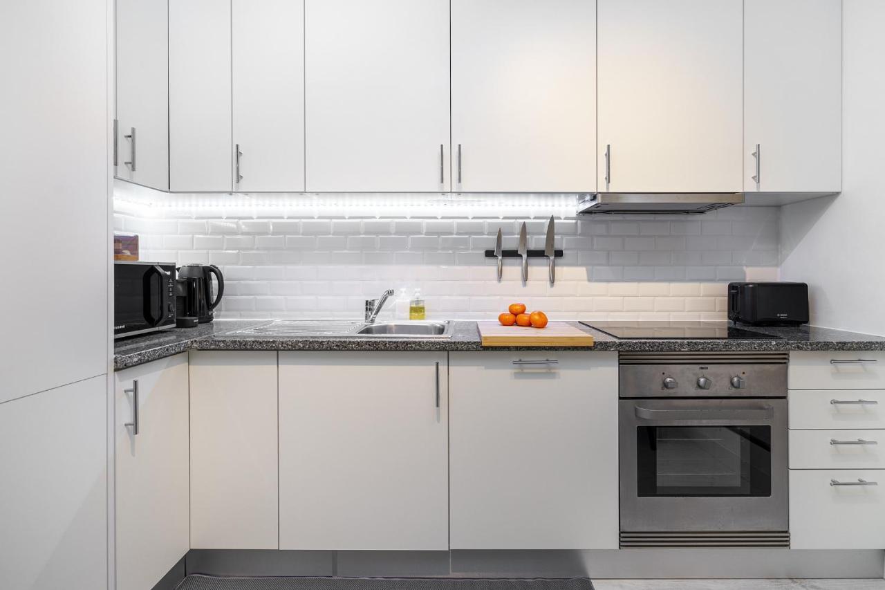 Whome Lisbon'S Best Kept Secret: 2-Bed W/Ac & Patio Exterior photo